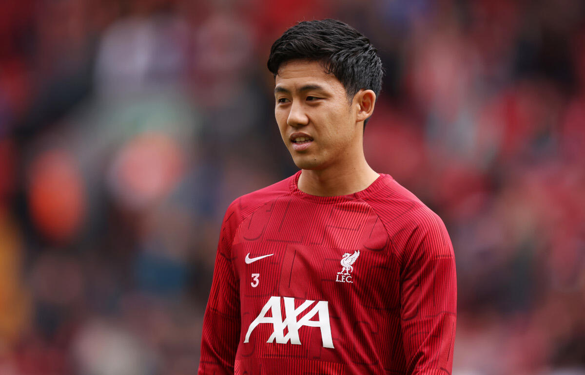 遠藤航らリバプールの選手が小児病院を訪問