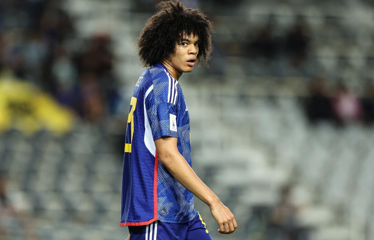 シュツットガルトのU-21チームでプレーしているチェイス・アンリ