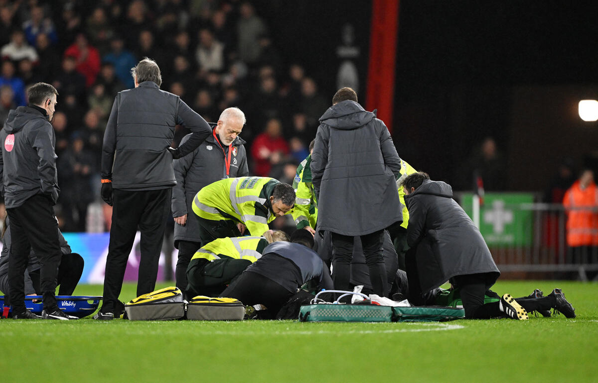 ロッキャーは試合中に昏倒した