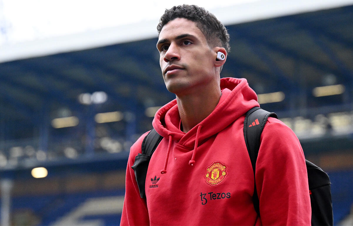 今季は出番が減少したヴァランはユナイテッドで苦しむキャリアに