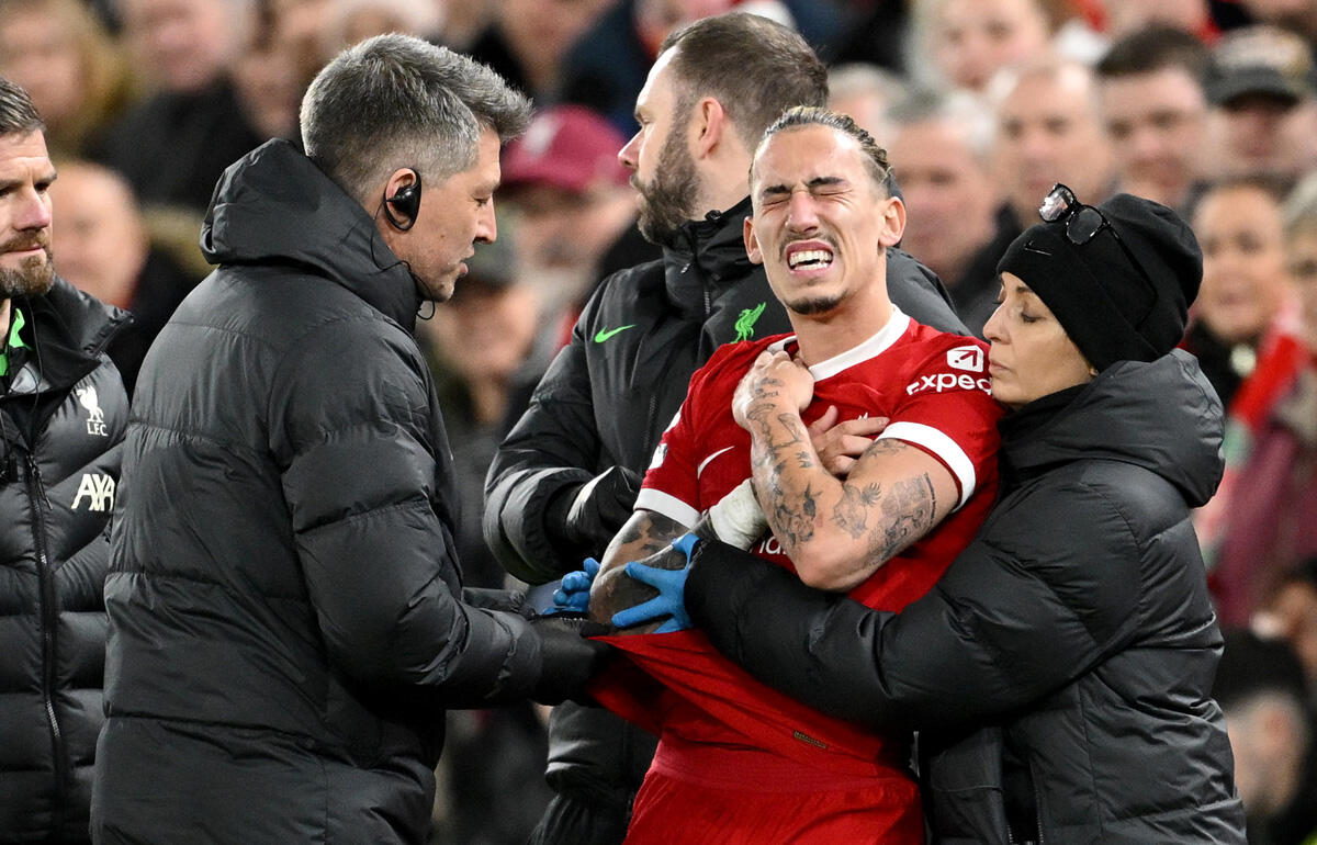 肩を痛めたツィミカス