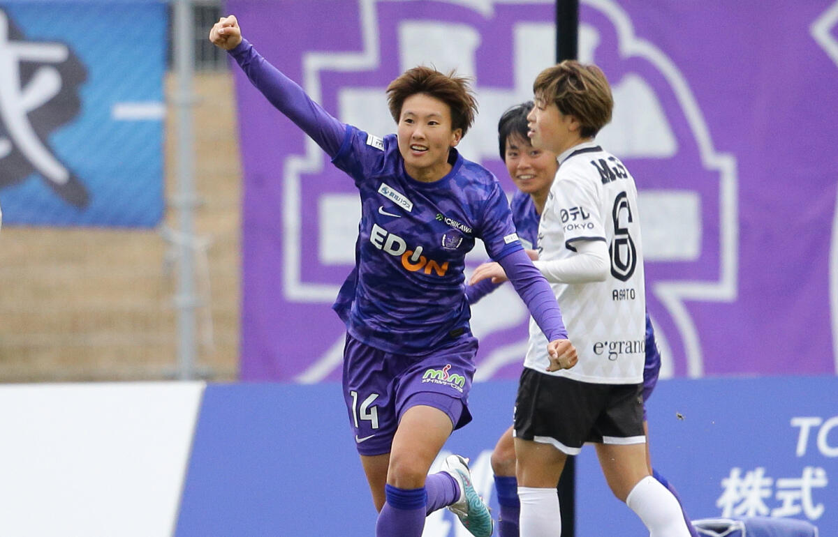同点ゴールを決めたS広島Rの松本茉奈加