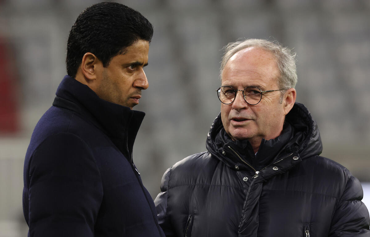 今後はPSG一本での仕事となるルイス・カンポス氏(右)