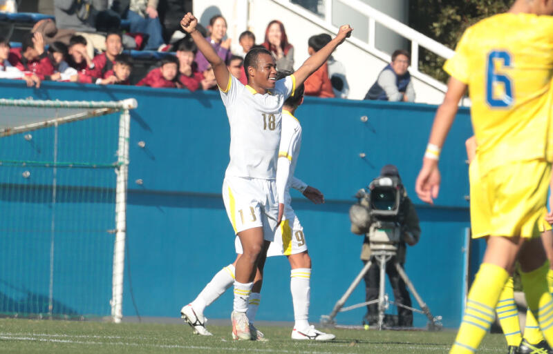 前橋育英が2回戦へ。