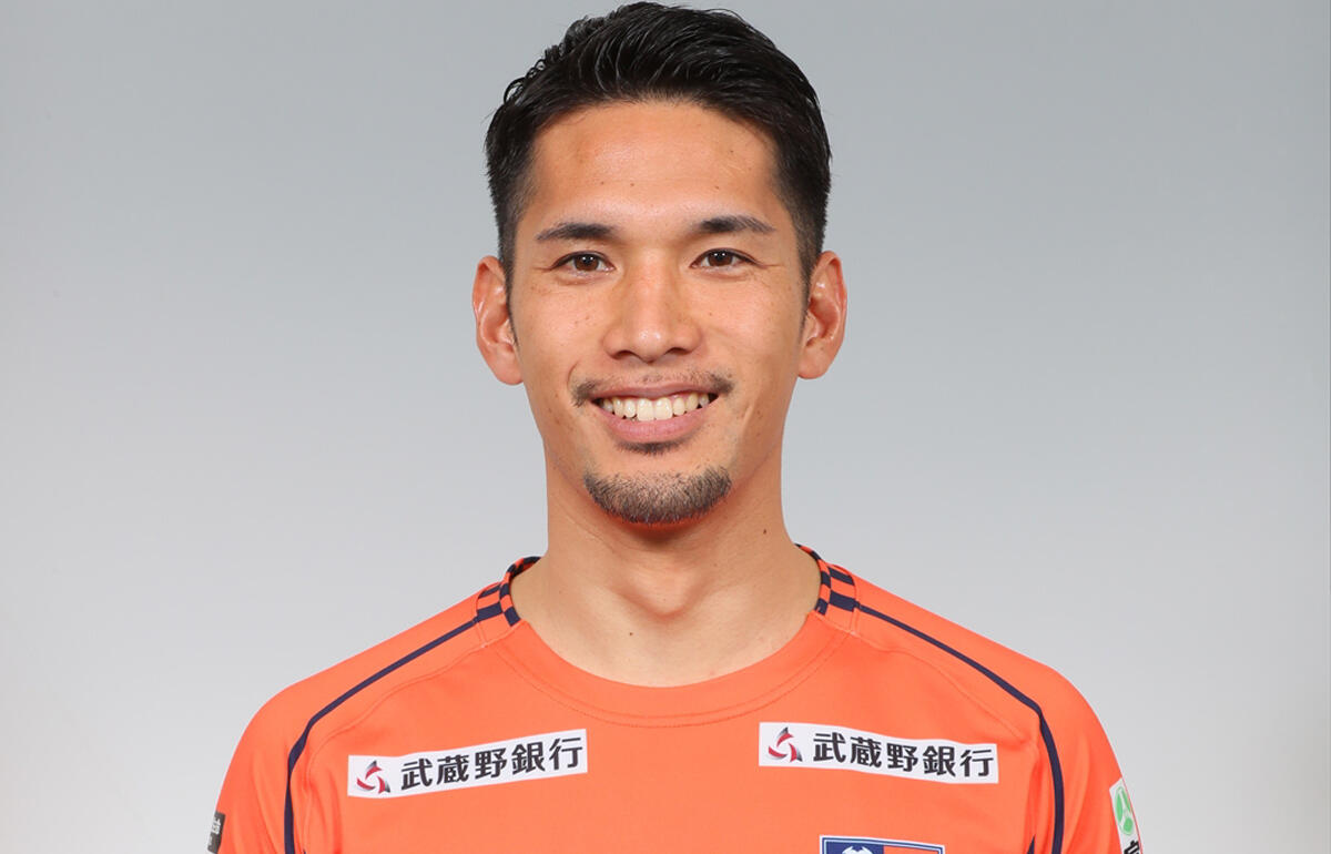 韓国へ移籍する三幸秀稔