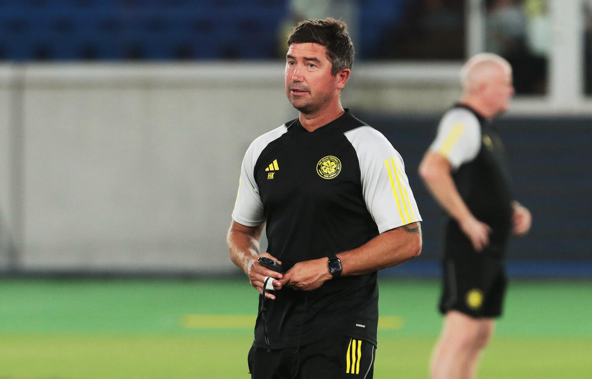 キューウェル氏は今夏日産スタジアムで先んじて指導