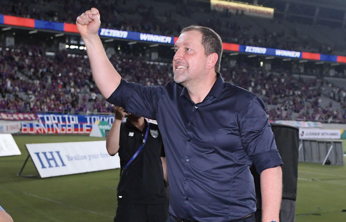 ピーター・クラモフスキー監督(45)が続投