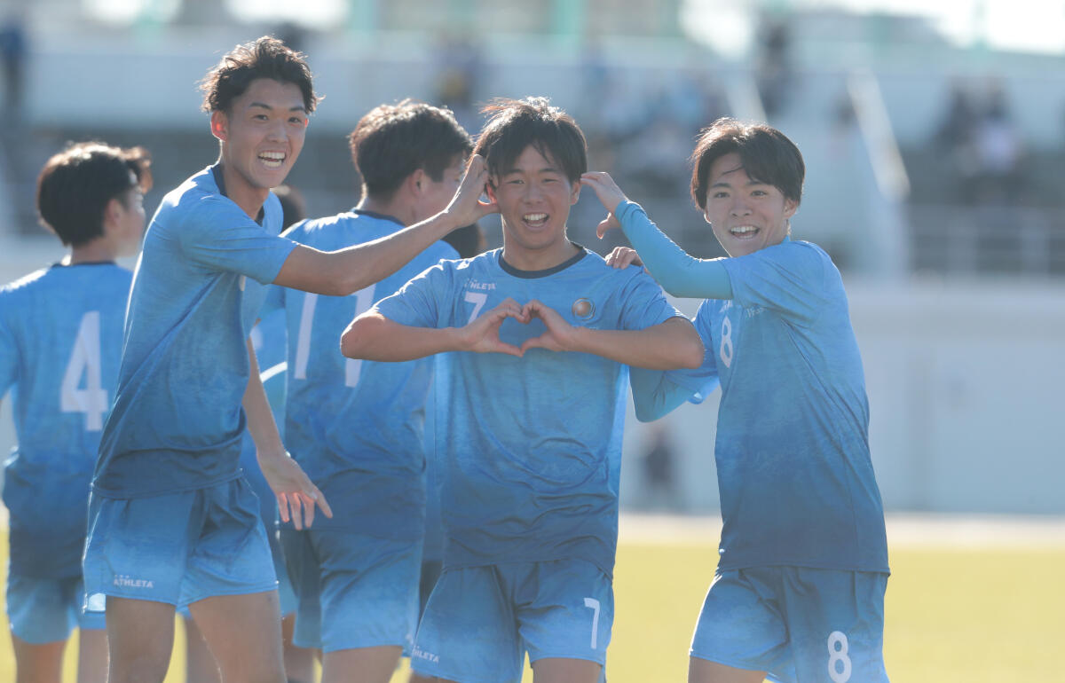 後半は攻め続けて勝利をもぎ取った近江イレブン