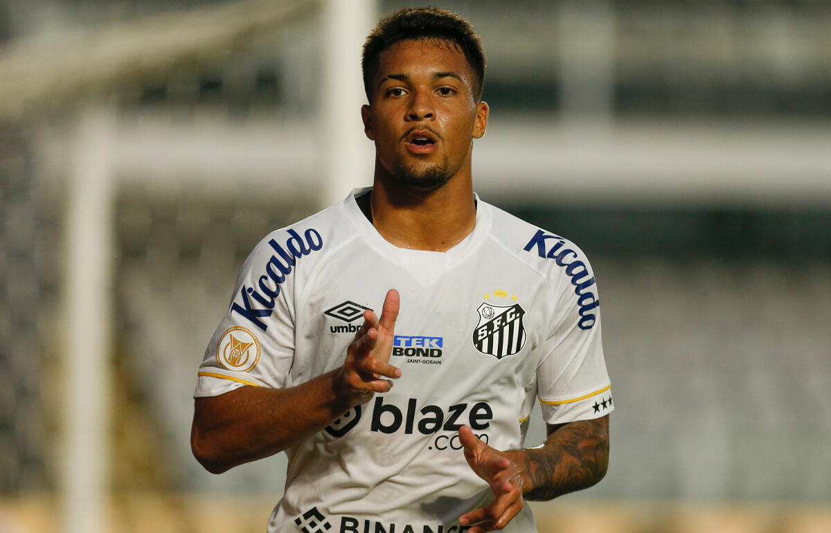 ベンフィカに加入するマルコス・レオナルド