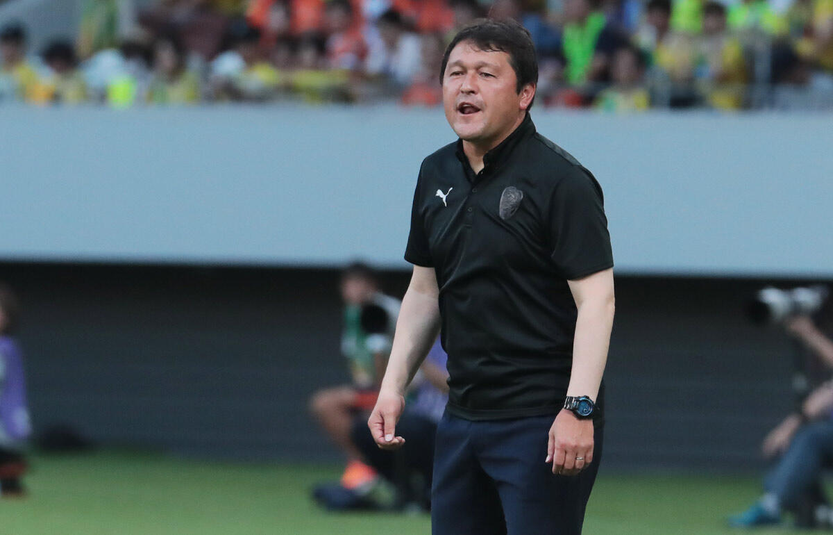 J1昇格を目指す清水を率いる秋葉忠宏監督