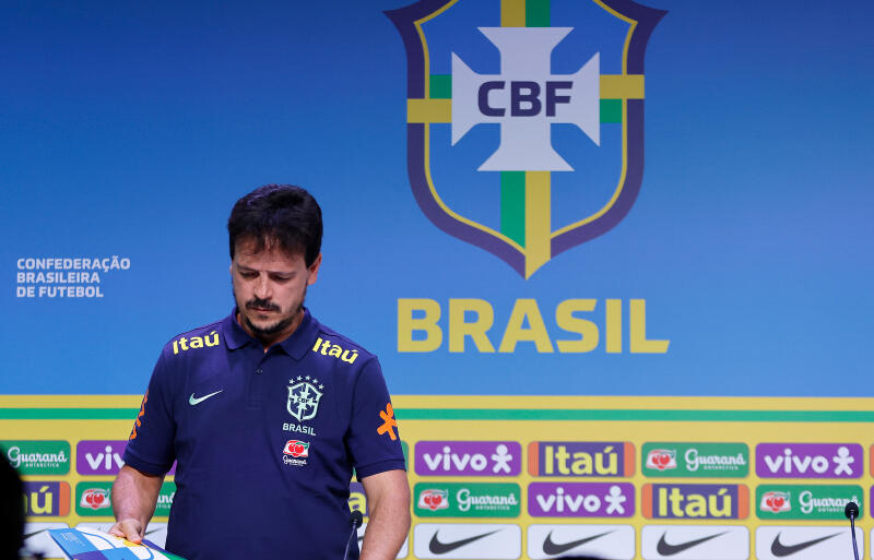 ブラジル代表で監督交代。