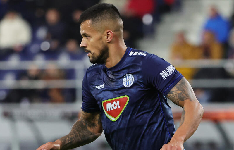 鹿島がセルビアから補強。