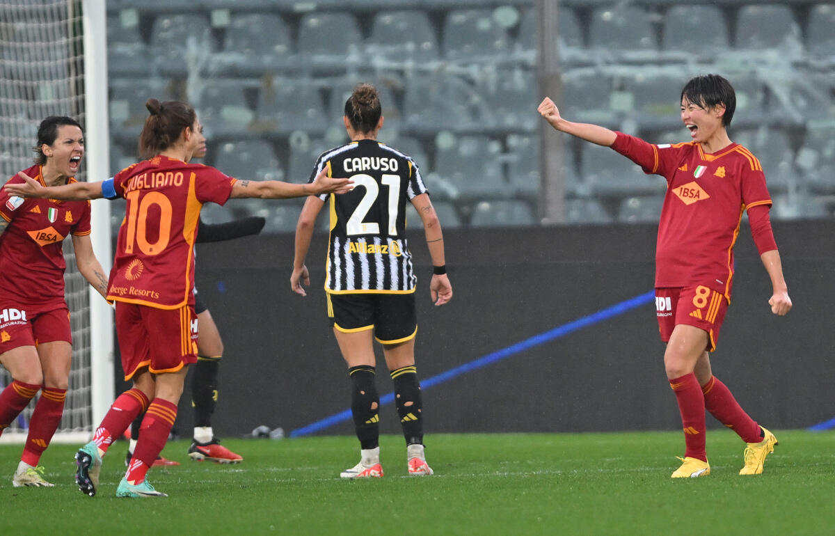 見事な同点ミドルを決めたローマの熊谷紗希