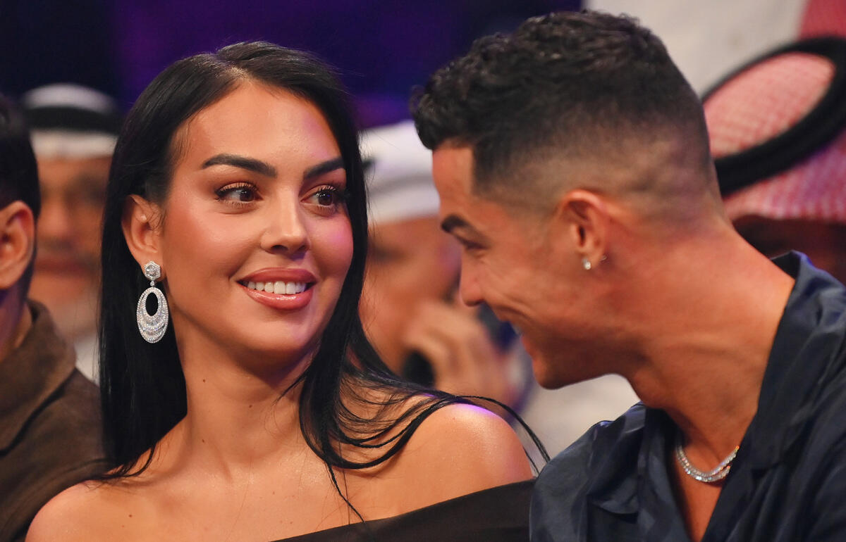 リーグ中断中のバカンスを楽しむC・ロナウドとジョルジーナさん