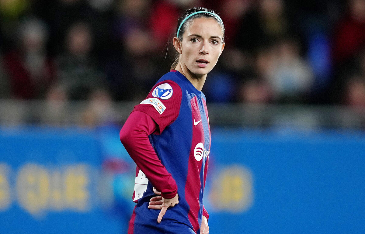 バルセロナMFアイタナ・ボンマティらは普段通りにファンサービスを行っているが…