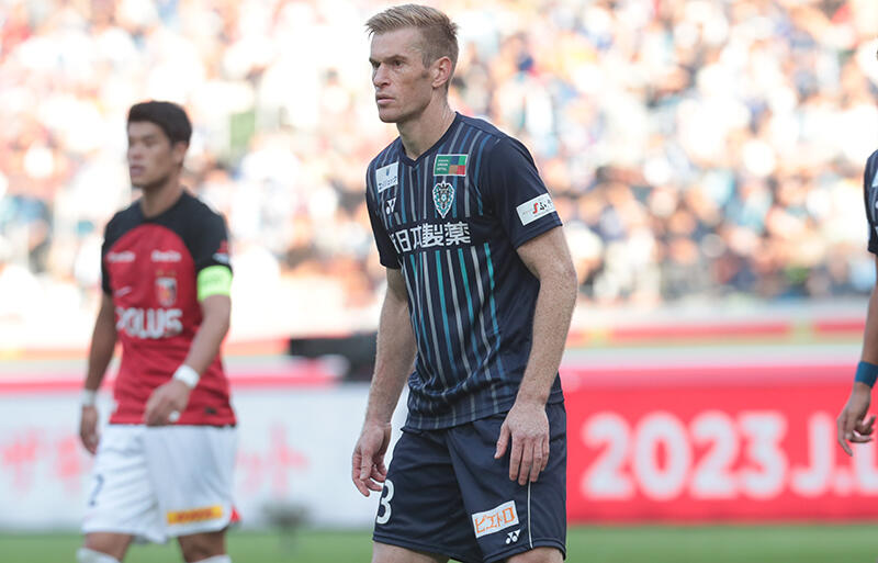 福岡の主力としてプレーするDFドウグラス・グローリ