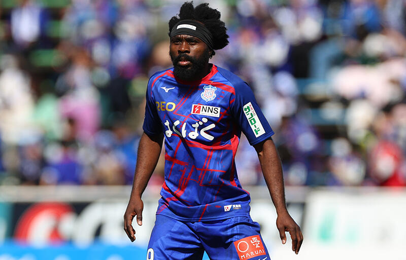 甲府でプレーするFWピーター・ウタカ