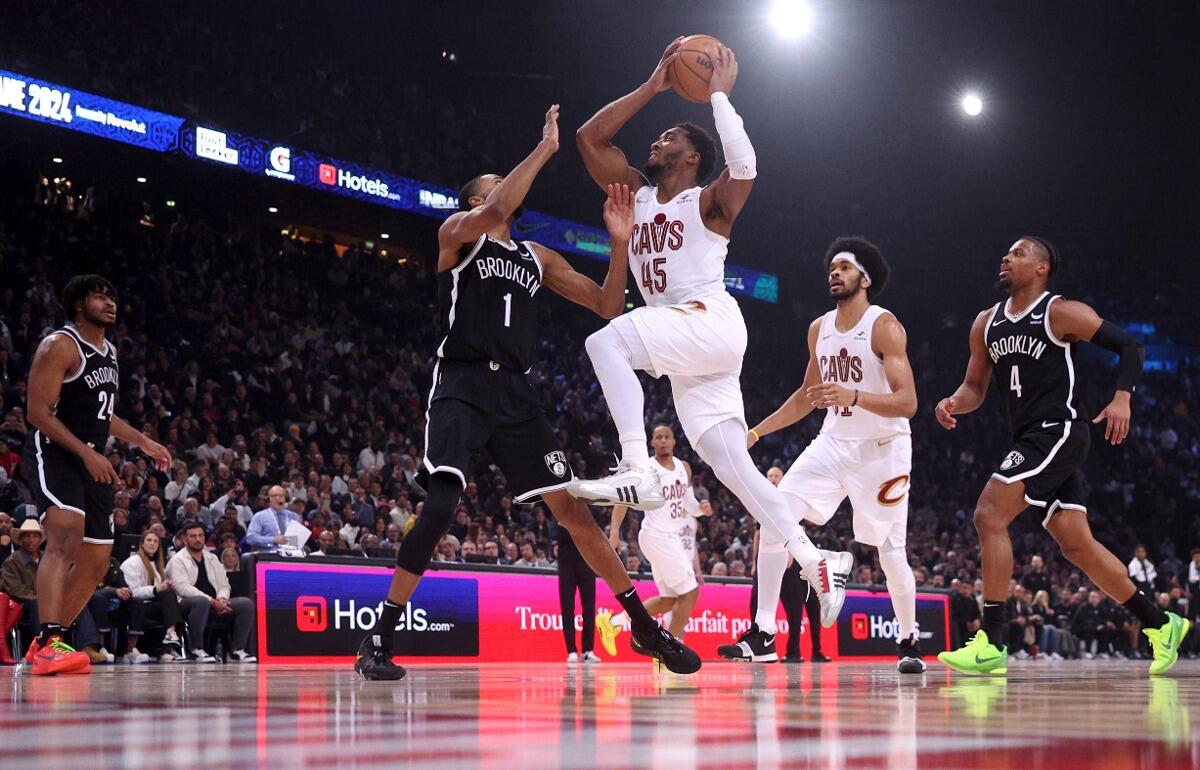 パリで開催された「NBAパリゲーム2024」