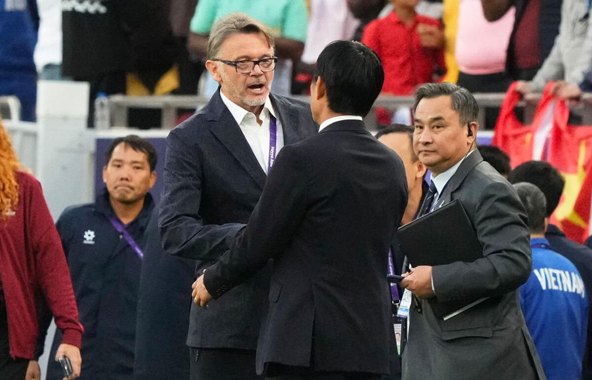 日本と対戦したベトナムのトルシエ監督