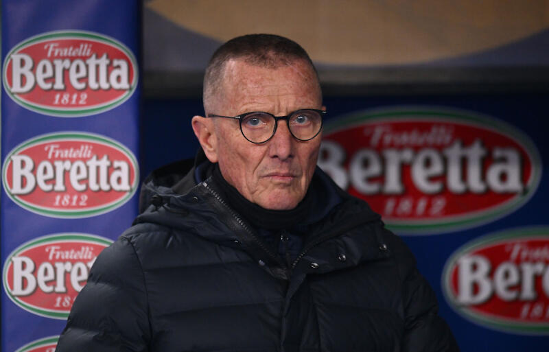 解任されたアンドレアッツォーリ監督