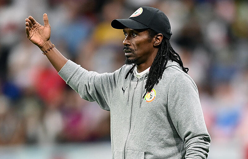 無事退院したアリウ・シセ監督