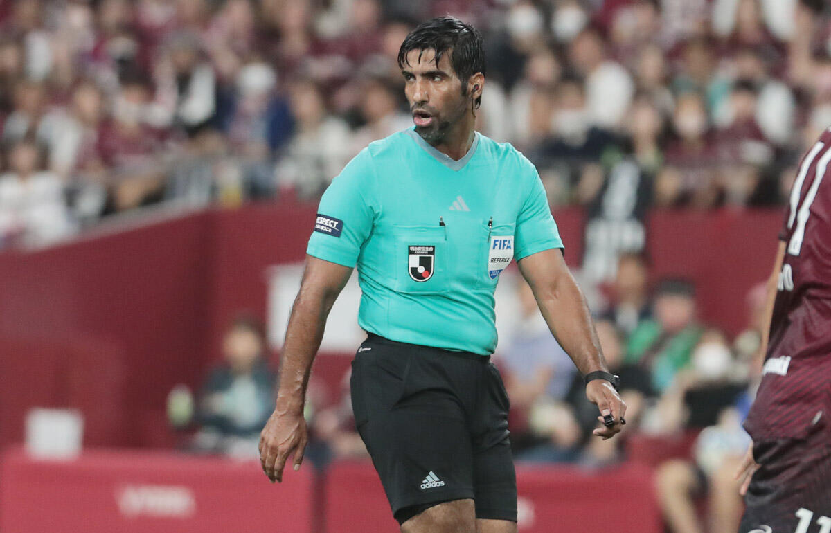日本代表の試合を担当するカミス・モハメド・アル・マッリ主審