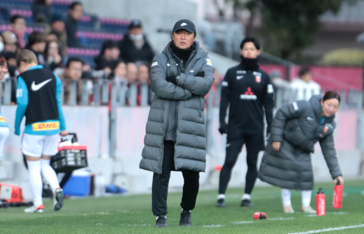 惜しくも準優勝に終わった浦和Lの楠瀬直木監督
