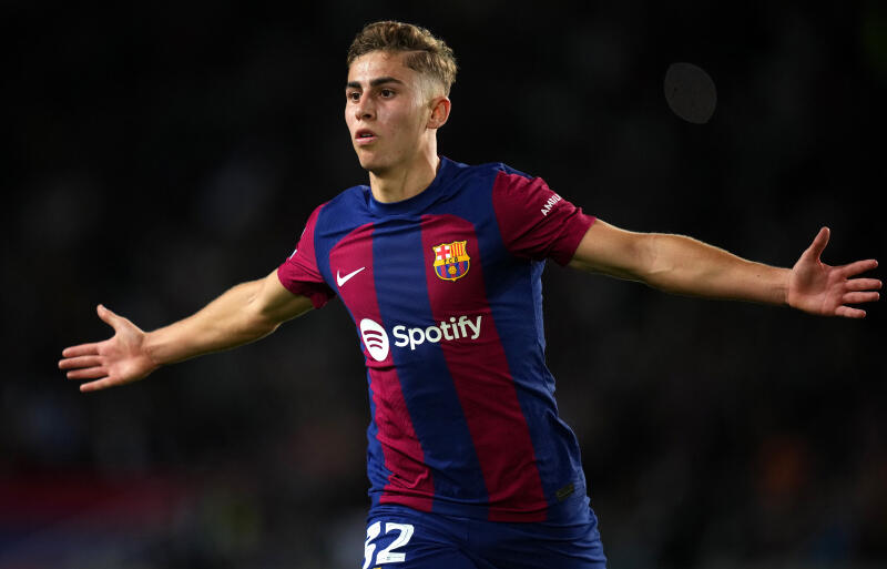 正式にバルセロナのトップチーム選手に。