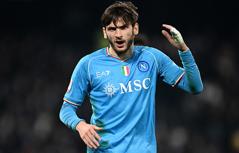 FWクヴィチャ・クワラツヘリアとナポリの契約交渉は停滞