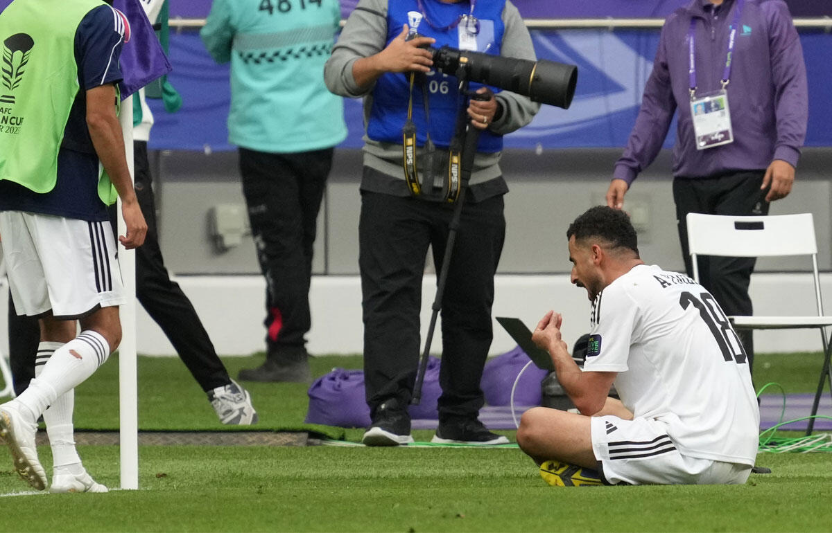 遅延行為をとられ退場となったアイメン・フセイン