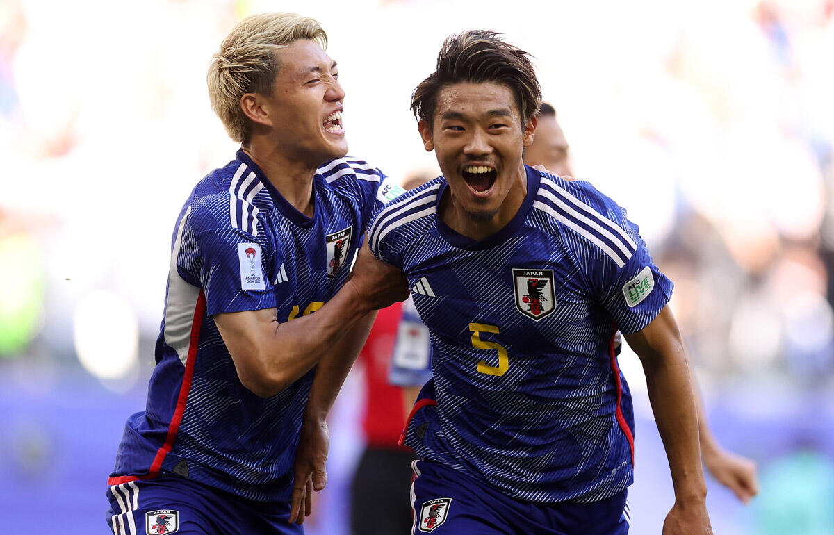 先制ゴールを決めた守田英正