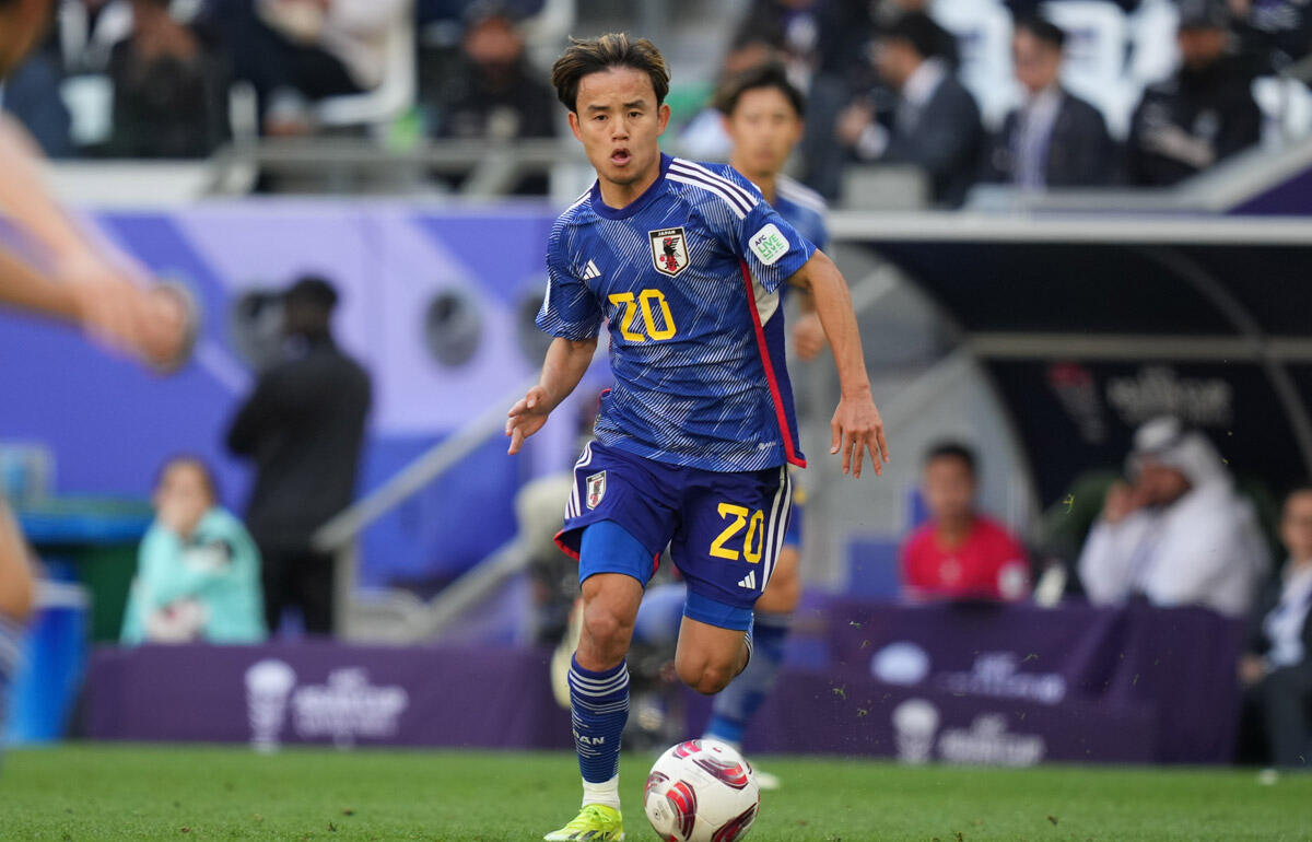 敗戦を振り返る久保建英