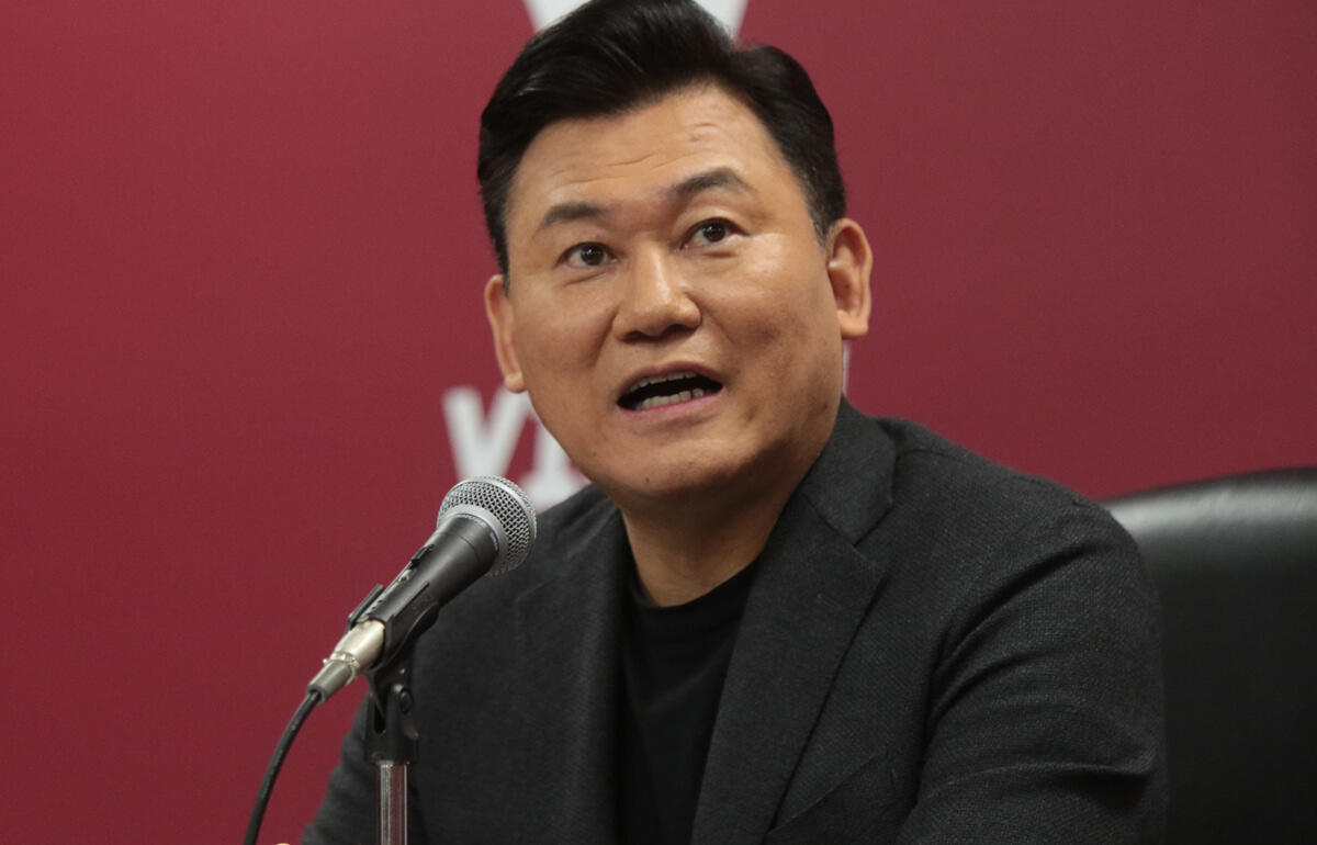 ヴィッセル神戸の三木谷浩史代表取締役会長