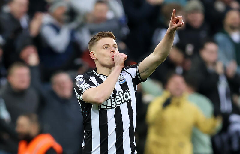 復帰を喜ぶMFハーヴィー・バーンズ