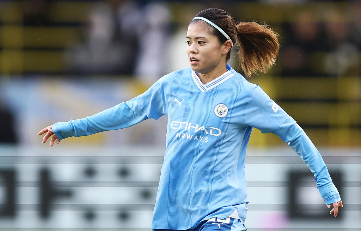 圧巻のミドルシュートを決めた長谷川唯