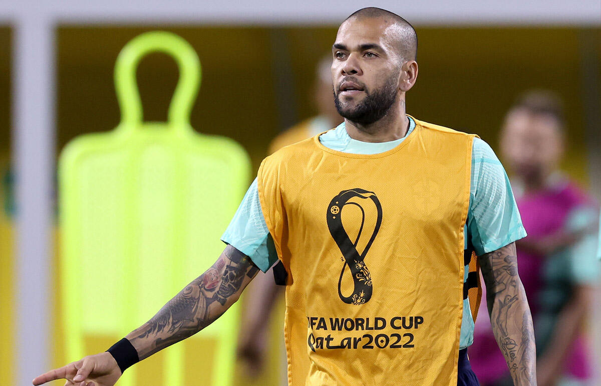 性的暴行容疑で逮捕されているダニエウ・アウベス