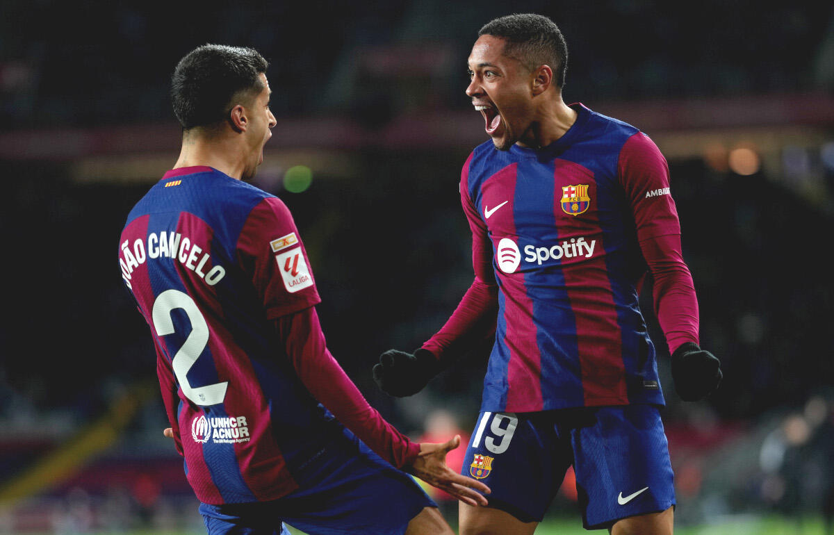 カンセロ(左)らに助けられているというロッキ