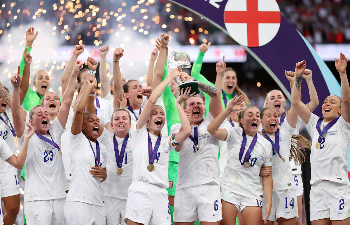 ユーロ2022優勝を称えて鉄道の呼称にイングランド女子代表の愛称が採用された