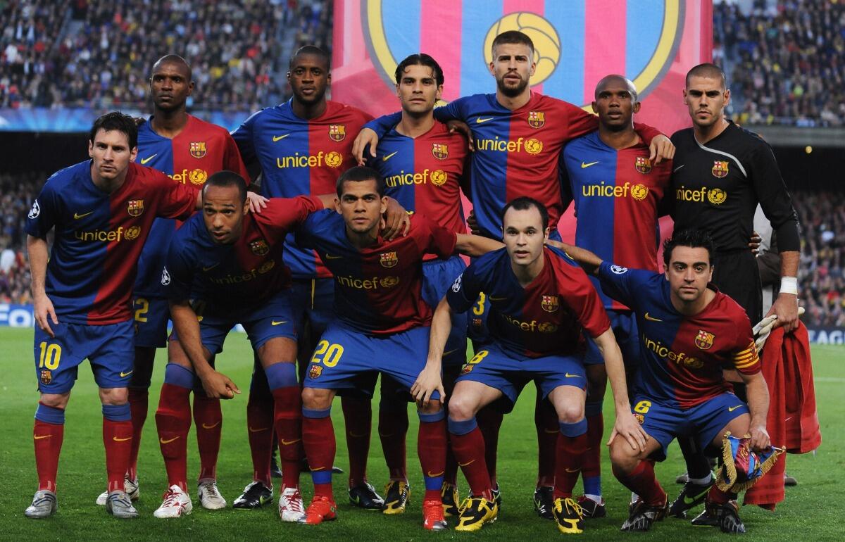 リークされたユニフォームデザインと似ている2008-09シーズンのバルセロナ