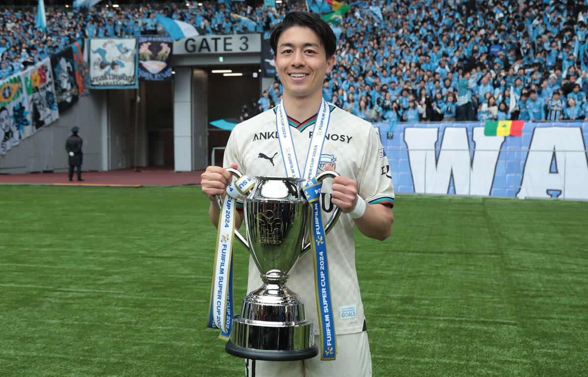 デビュー戦でいきなりゴールを決めたファンウェルメスケルケン際