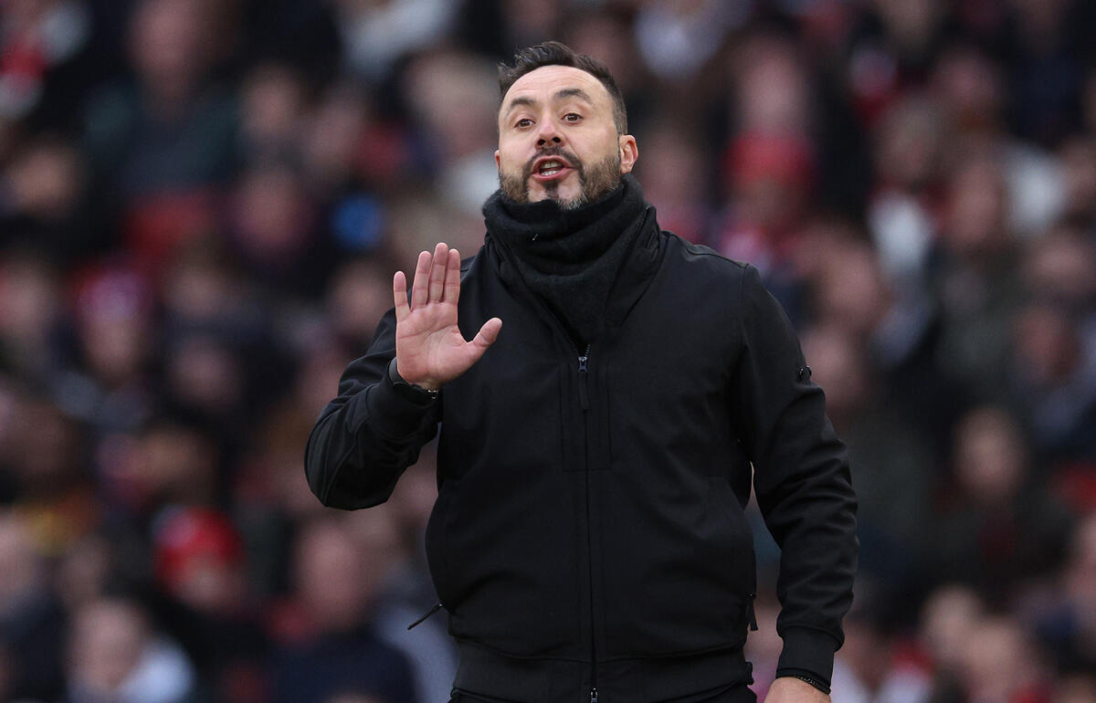 バルセロナが招へいを目指しているデ・ゼルビ監督