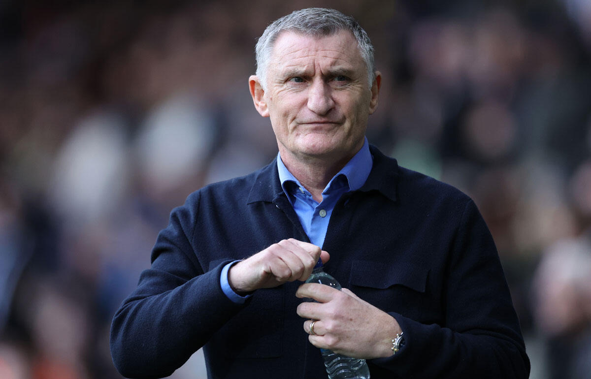 健康問題でチームを離れるモウブレイ監督