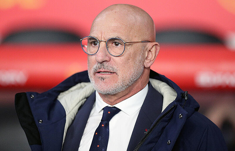 ラ・ロハ率いるデ・ラ・フエンテ監督