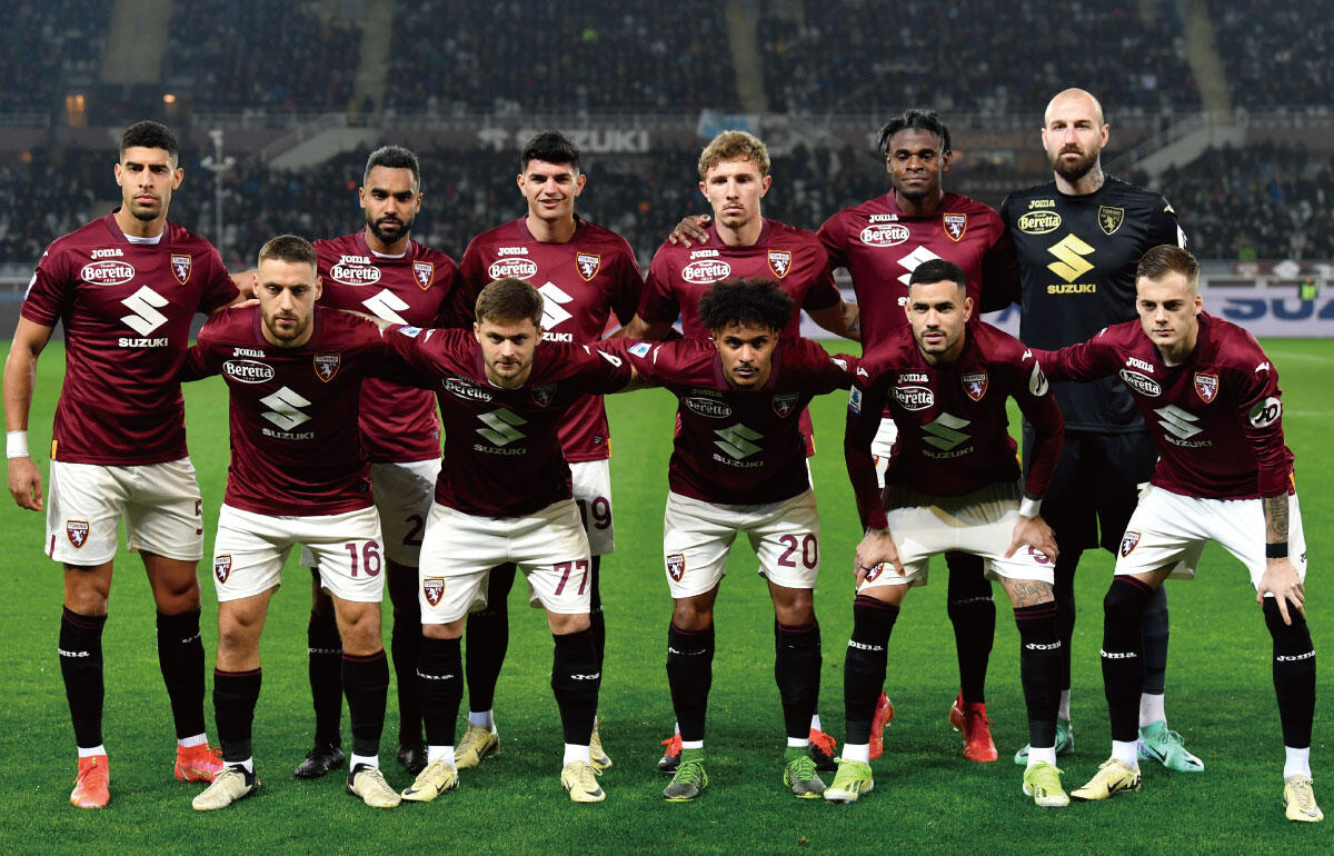 トリノのスタッフがローマの練習場で...