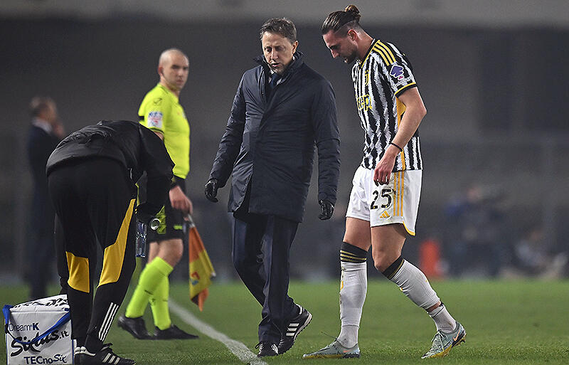 フロジノーネ戦で負傷したラビオ