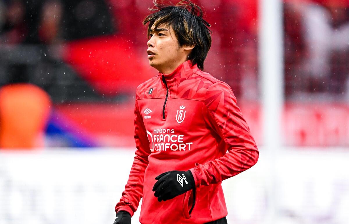 髪を切る前のスタッド・ランスの日本代表FW伊東純也