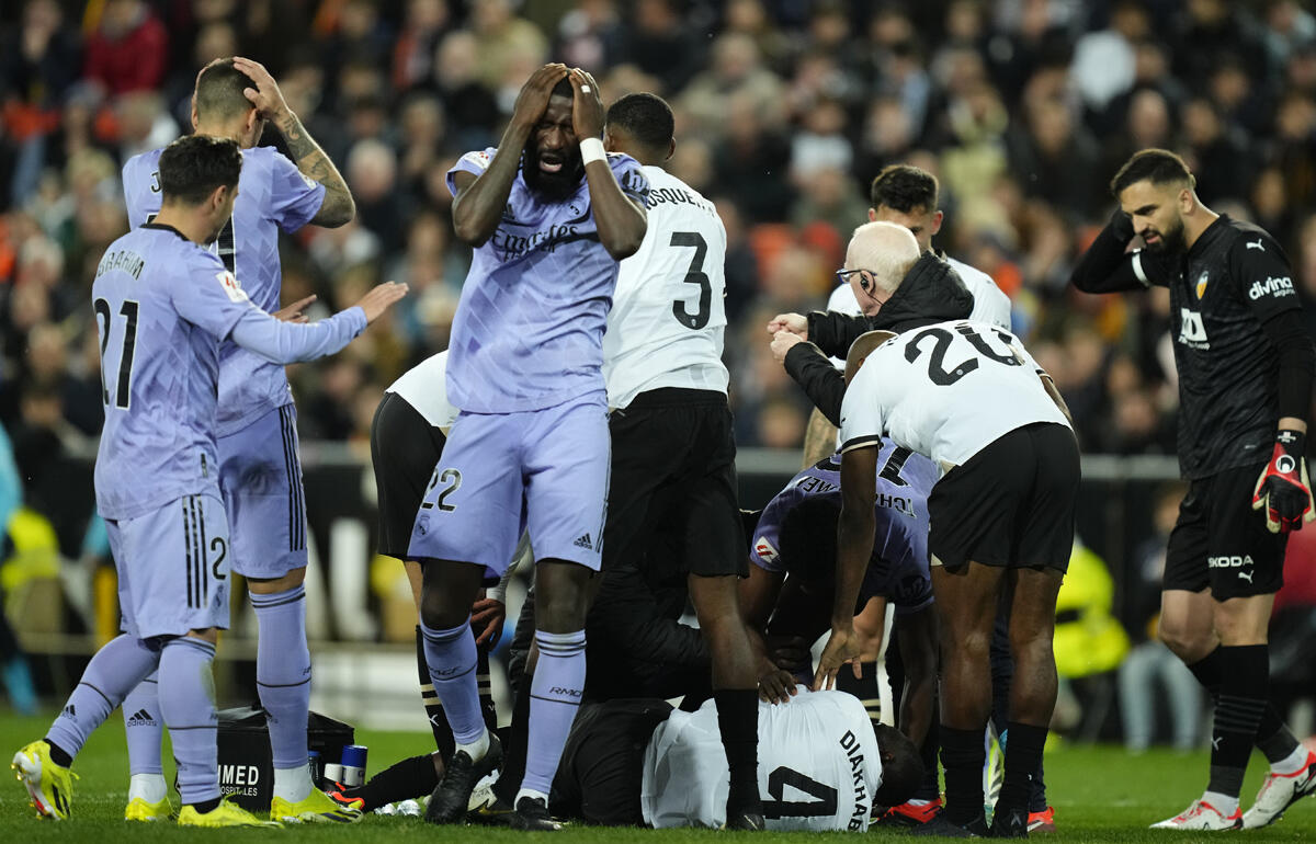レアル戦終盤に悲惨な負傷…選手たちは頭を抱える