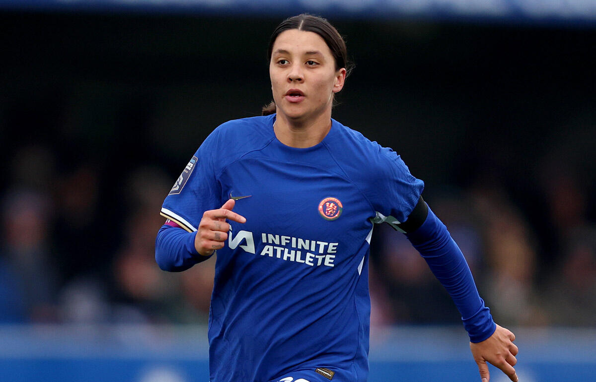 人種差別の容疑をかけられているサマンサ・カー