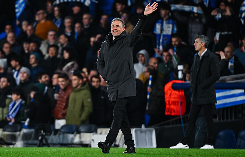 CLベスト8進出のルイス・エンリケ監督がチーム称賛