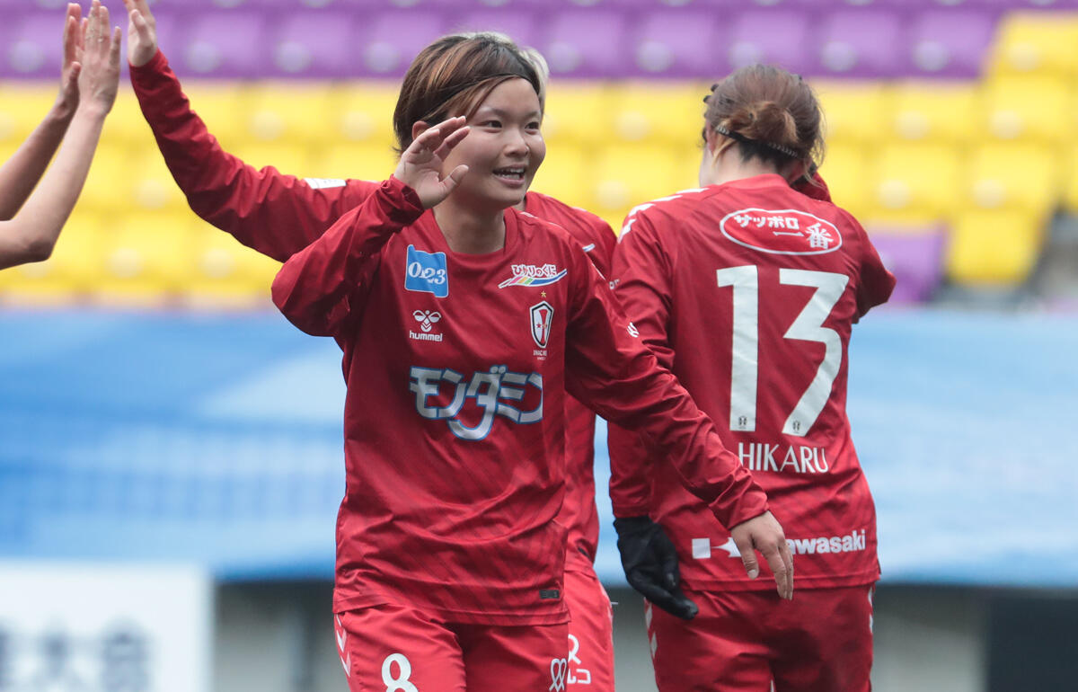 右ヒザを負傷した増矢理花